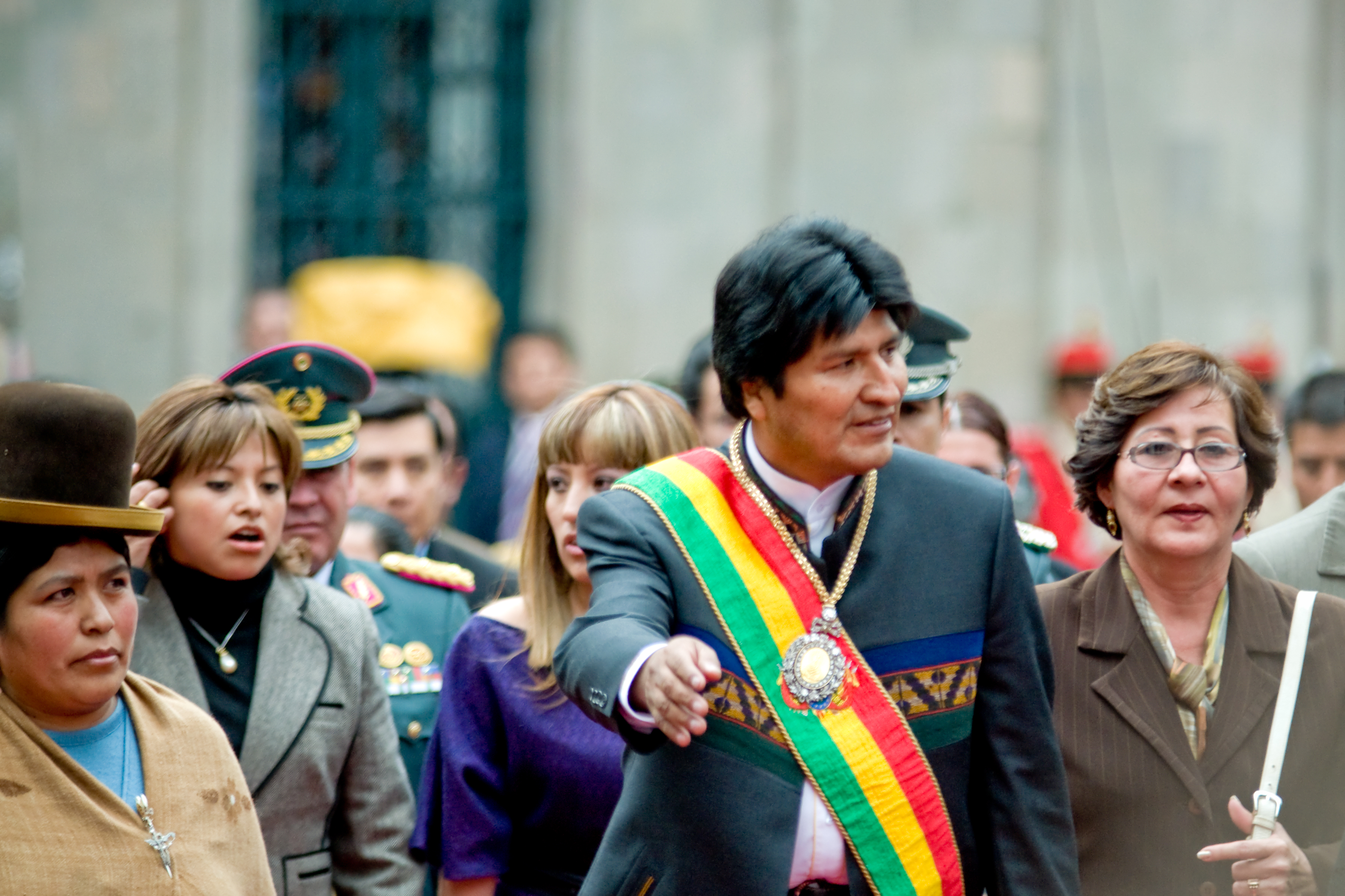 Bolivia: Dozens of Judges Arbitrarily Dismissed